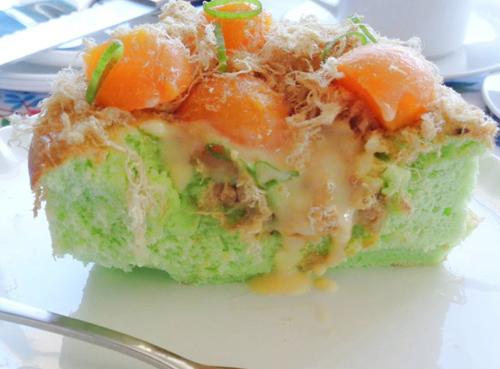 Cách làm bánh bông lan trứng muối mềm thơm, ngon ngậy, ăn là mê - 12