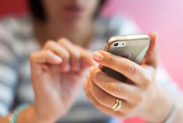 Dùng điện thoại 9 tiếng/ngày, cậu bé lên cơn co giật nhiều ngày đến cả bác sĩ cũng bó tay - 3