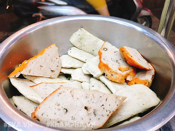 Hàng bún bò có giò heo khổng lồ, thuộc “Tứ đại lâu đời quán” trên đường Võ Văn Tần - 5