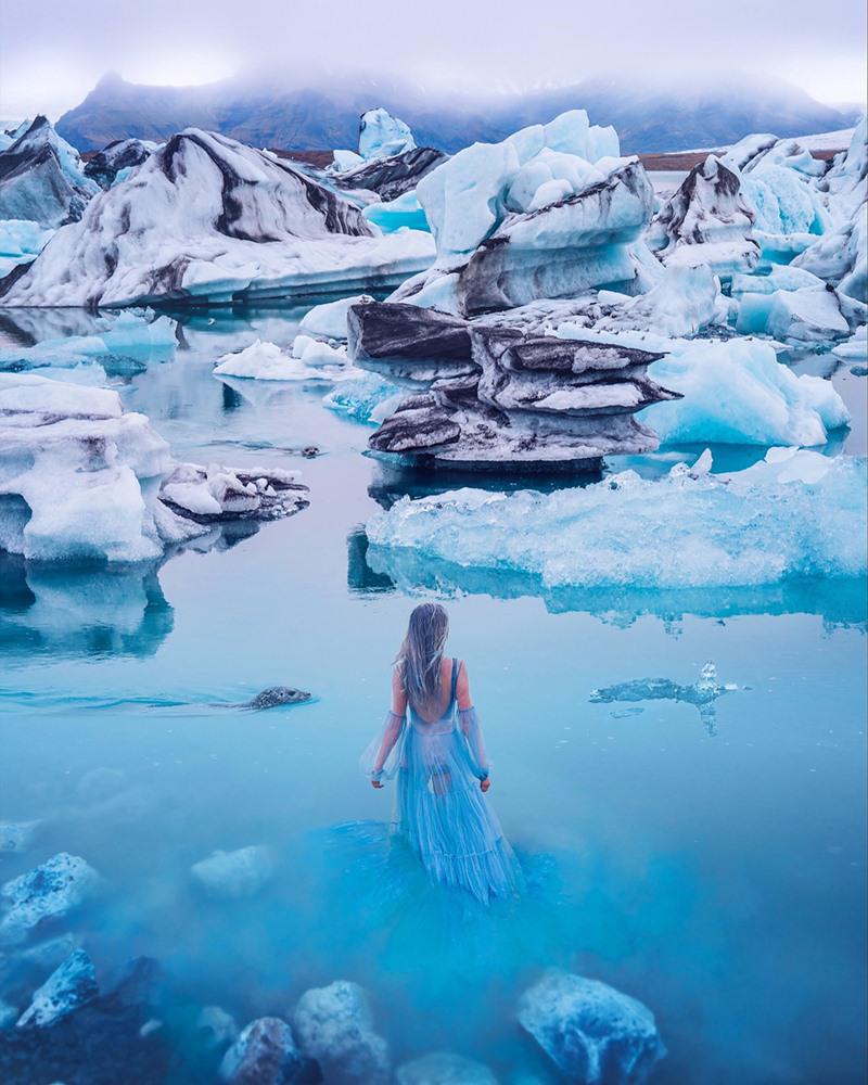 Địa điểm: Glacier Lagoon, Iceland.Người mẫu: Svetlana

