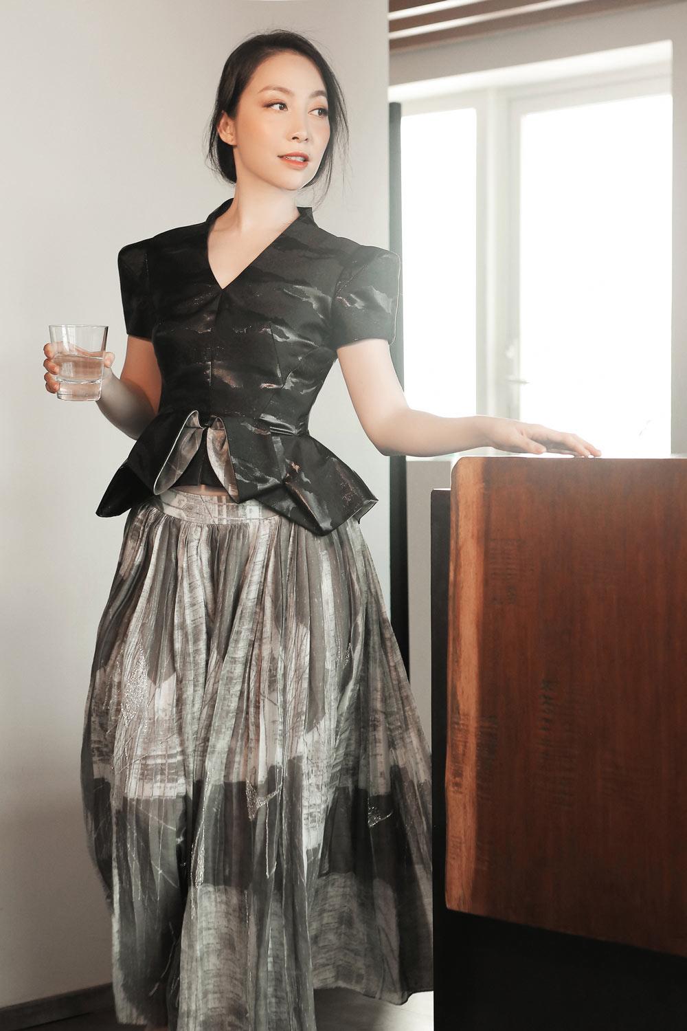 Linh Nga đẹp nao lòng với những thiết kế cứu cánh cho những cô nàng amp;#34;mông lépamp;#34; - 12