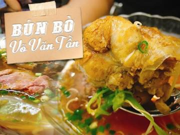 Hàng bún bò có giò heo khổng lồ, thuộc “Tứ đại lâu đời quán” trên đường Võ Văn Tần