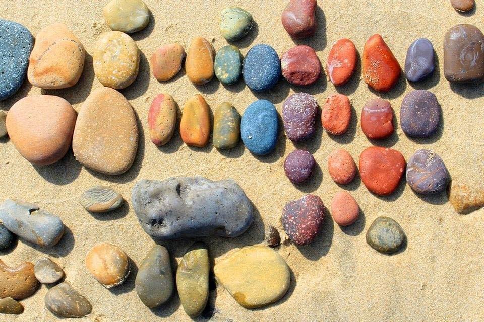 Bãi đá 7 màu duy nhất ở Việt Nam đẹp lung linh trên mạng và sự thật amp;#34;ngã ngửaamp;#34;! - 7