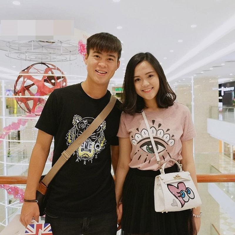 Bạn gái xinh đẹp của Tiền vệ Đỗ Duy Mạnh là Nguyễn Quỳnh Anh.
