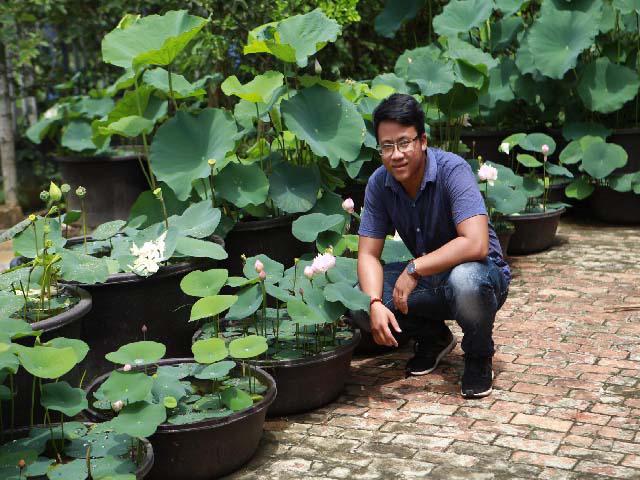 9X xứ Quảng hé lộ tuyệt chiêu amp;#34;độcamp;#34;, chỉ trồng sen một tháng đã amp;#34;bắtamp;#34; trổ bông rực rỡ - 1