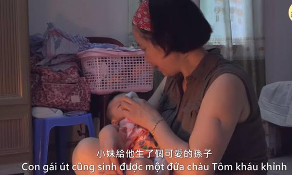 amp;#34;Mẹ tớ là osinamp;#34;, câu chuyện xúc động của mẹ Việt tần tảo xứ người nuôi 3 con thành tài - 4