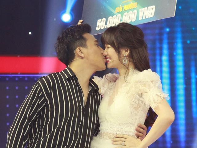 Hari Won thắng giải thưởng 50 triệu đồng trên truyền hình, được ông xã hôn âu yếm chúc mừng