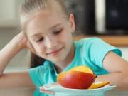 Sức khỏe - Những thói quen nhiều người làm sau ăn tưởng tốt nhưng hóa ra hoàn toàn sai lầm