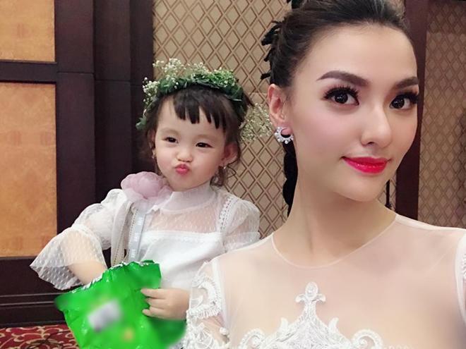Cực yêu: Con gái Hồng Quế bị mẹ phạt vì bướng, dọa đuổi khỏi nhà vẫn biểu cảm “đốn tim” - 6
