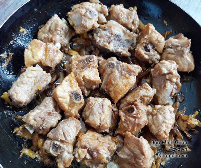 Cách làm sườn xào chua ngọt với dứa vừa quen vừa lạ khiến bao nhiêu cơm cũng hết - 5