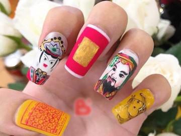 Tết thì sơn móng hoa, noel sơn móng màu đỏ, tháng cô hồn chị em vẽ gì?