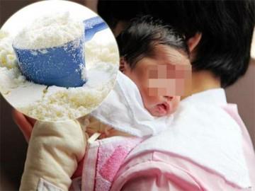 Bé sơ sinh 7 tháng cứ ăn sữa là phun như vòi rồng vì sai lầm pha sữa của bà
