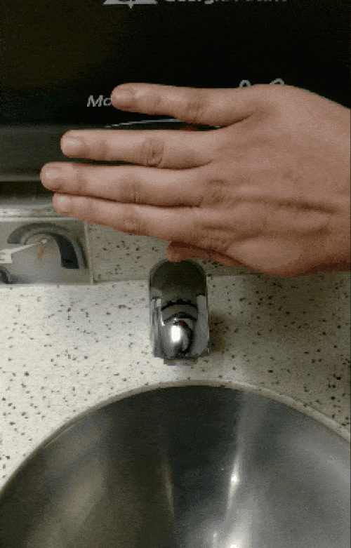 Cận cảnh chiếc vòi nước amp;#34;ngược đờiamp;#34; nhất quả đất khiến người ta chỉ xem cũng muốn... phát điên - 5