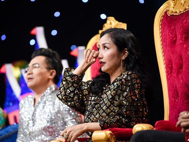 Ốc Thanh Vân cúi đầu nể phục cô bé 10 tuổi: Cơ thể con bầm tím hết đúng không con?