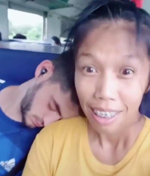 Cô gái Thái đen nhẻm tình tứ bên chàng Tây đẹp lồng lộng khiến dân tình amp;#34;đau timamp;#34; - 1