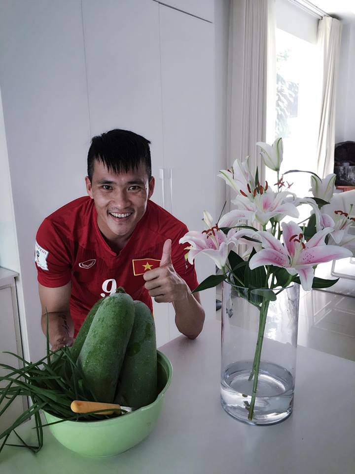 Không chỉ từ thiện khắp nơi, Thủy Tiên còn nổi tiếng amp;#34;thảo ănamp;#34;, trồng rau được cho hết - 19