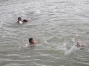 Tin tức - Vợ chồng trẻ lao xuống hồ cứu 2 học sinh đuối nước, cả 4 người chết thảm thương