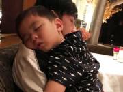 Làm mẹ - Con trai đập chén đập bàn ở nhà hàng, phản ứng của Đan Trường khiến bé "giận không thèm ăn"