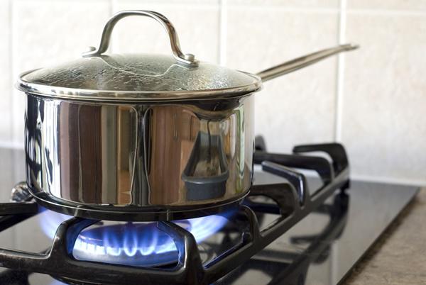 5 sai lầm dễ gây cháy nổ khi dùng bếp gas, điều thứ 3 hầu như nhà nào cũng mắc! - 1
