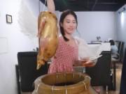 Clip Eva - Cái giá phải trả quá đau thương cho cặp ngỗng dám "tấn công" Thánh ăn công sở