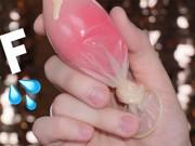 Làm đẹp - Dùng bao cao su để trang điểm, chị em không đọc nhầm đâu, chính là bao cao su!