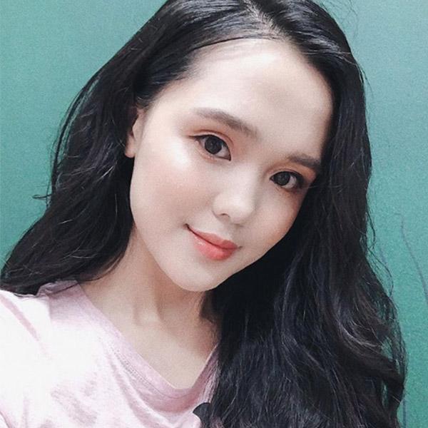 Nhan sắc không ai thua ai của những bóng hồng xung quanh các cầu thủ U23 Việt Nam - 2