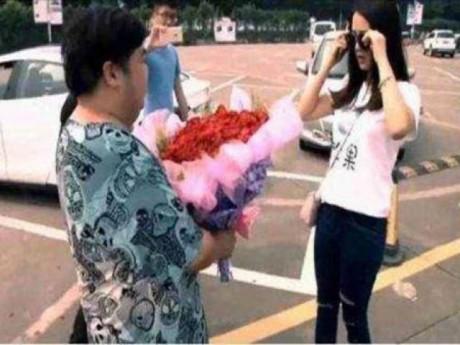 Thiếu gia lái Lamborghini chặn đường gái xinh tỏ tình... và cái kết đắng ngắt