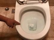 Nhà đẹp - 6 cách thông tắc bồn cầu cực đỉnh không tốn một giọt mồ hôi, ai cũng làm được