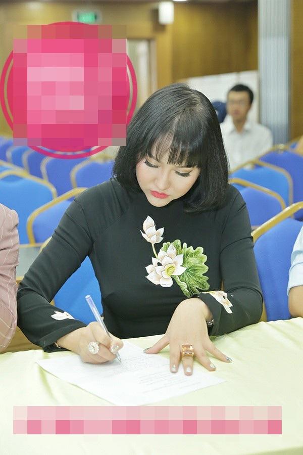 Mũi biến dạng, cằm lệch một bên, Phi Thanh Vân đối diện với biến chứng sau nhiều lần dao kéo? - 7