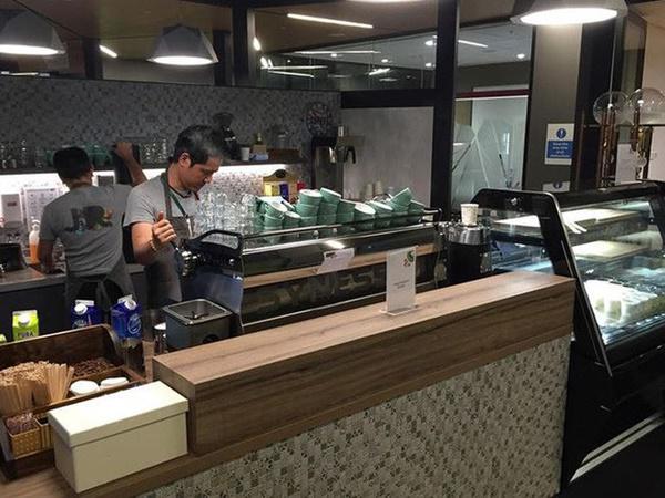 can canh van phong noi tieng dep "nhu mo", qua 10 lan thi tuyen moi vao duoc - 4