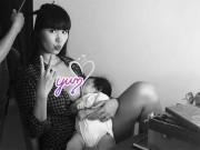 Làm mẹ - Hà Anh được khen hết nấc sau bức ảnh "chuẩn mẹ bỉm sữa"