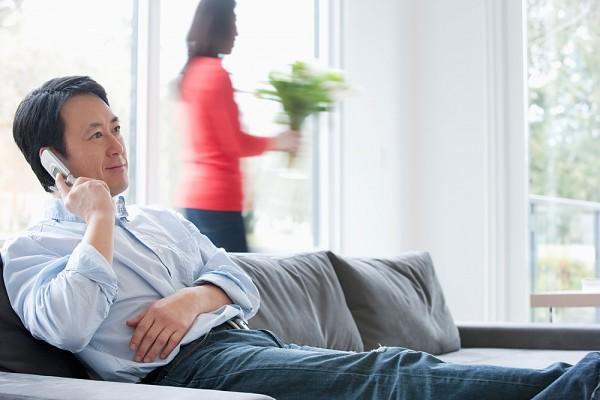 chong ngang nhien cap bo, chi 1 hanh dong cua vo luc say khien mat anh tai met - 1