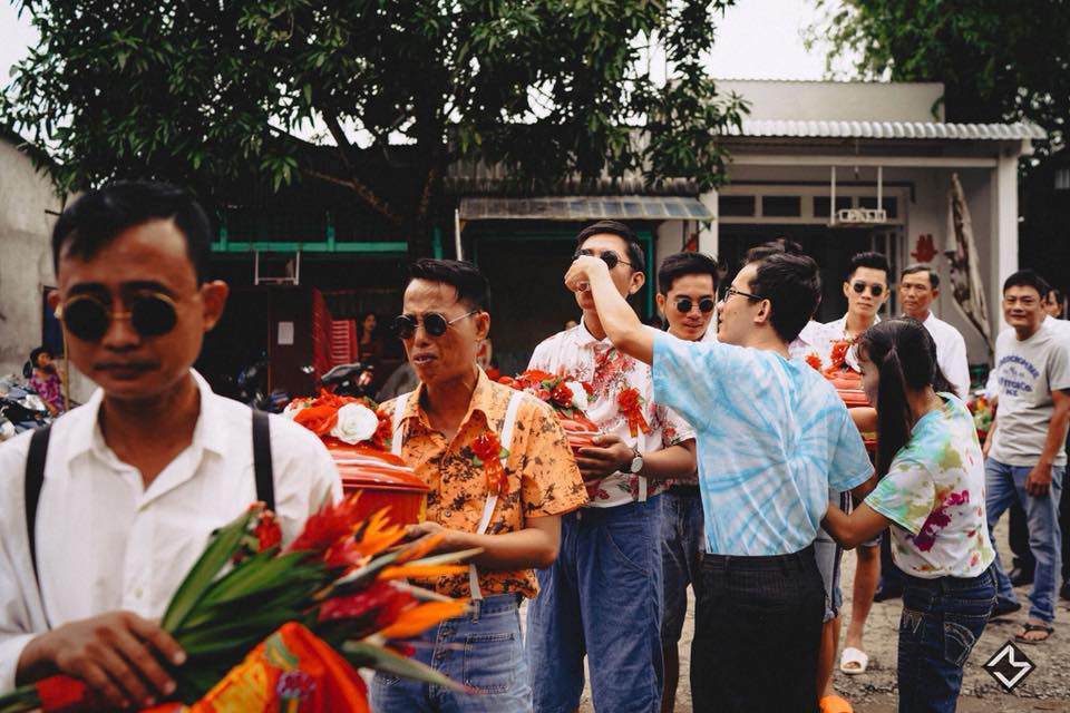 Đầu tư đám cưới phong cách cổ điển, cặp đôi bị dân mạng amp;#34;ném đáamp;#34; vì một lý do - 3
