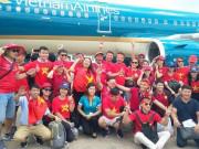 Clip Eva - Người hâm mộ hát Quốc ca trên chuyến bay sang Indonesia cổ vũ đội tuyển U23 Việt Nam