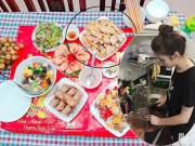 Bếp Eva - Gái xinh nấu cỗ cúng rằm 8 món 324 nghìn, dân mạng soi ngay điểm đặc biệt ở đĩa gà