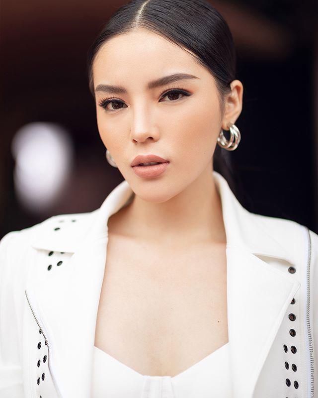 Tìm điểm khác nhau giữa lối trang điểm ngày thường và đi tiệc của Phạm Hương, Hà Hồ, Ngọc Trinh - 17