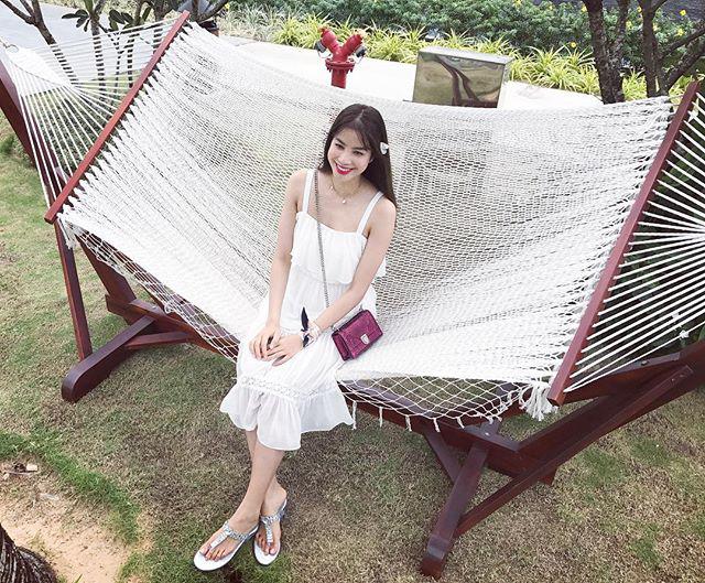 Tìm điểm khác nhau giữa lối trang điểm ngày thường và đi tiệc của Phạm Hương, Hà Hồ, Ngọc Trinh - 9