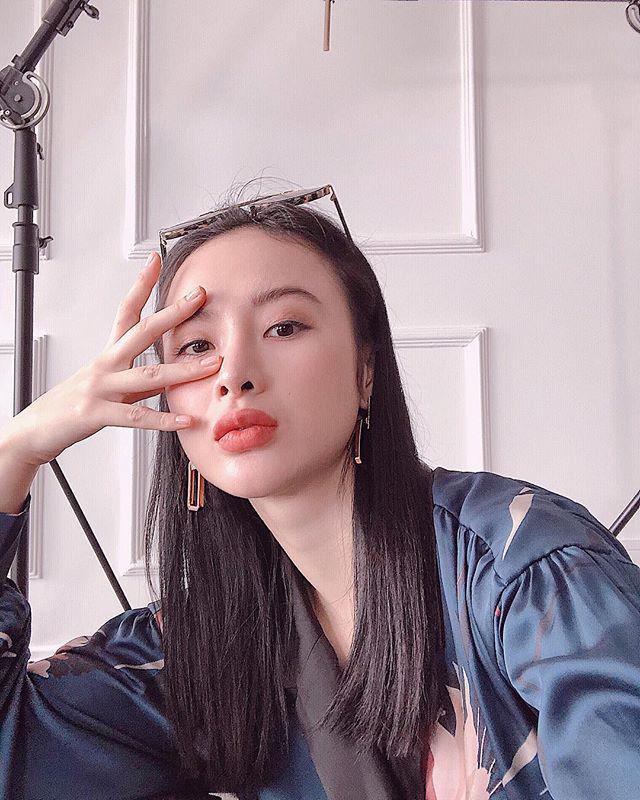 Tìm điểm khác nhau giữa lối trang điểm ngày thường và đi tiệc của Phạm Hương, Hà Hồ, Ngọc Trinh - 20