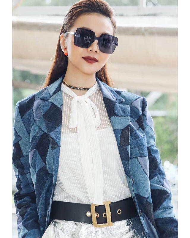 Tìm điểm khác nhau giữa lối trang điểm ngày thường và đi tiệc của Phạm Hương, Hà Hồ, Ngọc Trinh - 4