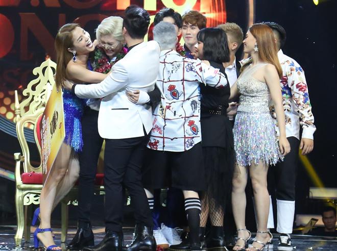 Vicky Nhung và chàng sinh viên amp;#34;ẵmamp;#34; 600 triệu đồng vì giành ngôi Quán quân show truyền hình - 3