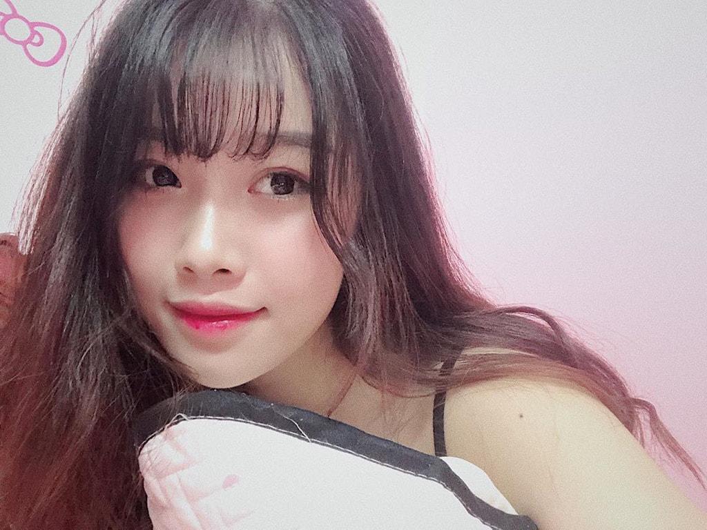 Ít ai biết về bạn gái 3 năm của Văn Toàn: Mắt to tròn, mặt xinh xắn như hotgirl! - 6