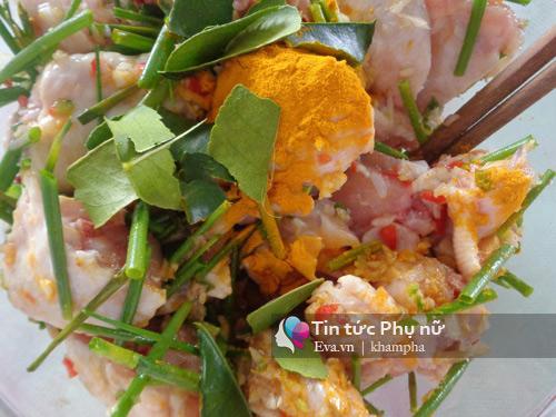 Thịt gà rang lá chanh thơm phức, đưa cơm - 2