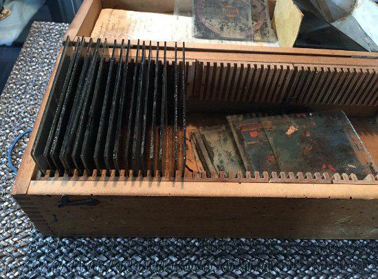 bi mat ron nguoi ben trong hom co mua o hoi cho - 2