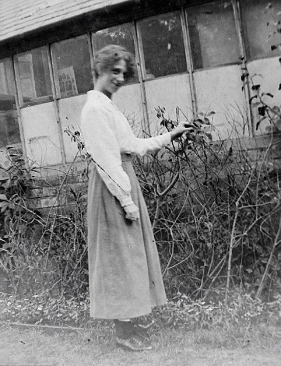 bi mat ron nguoi ben trong hom co mua o hoi cho - 8