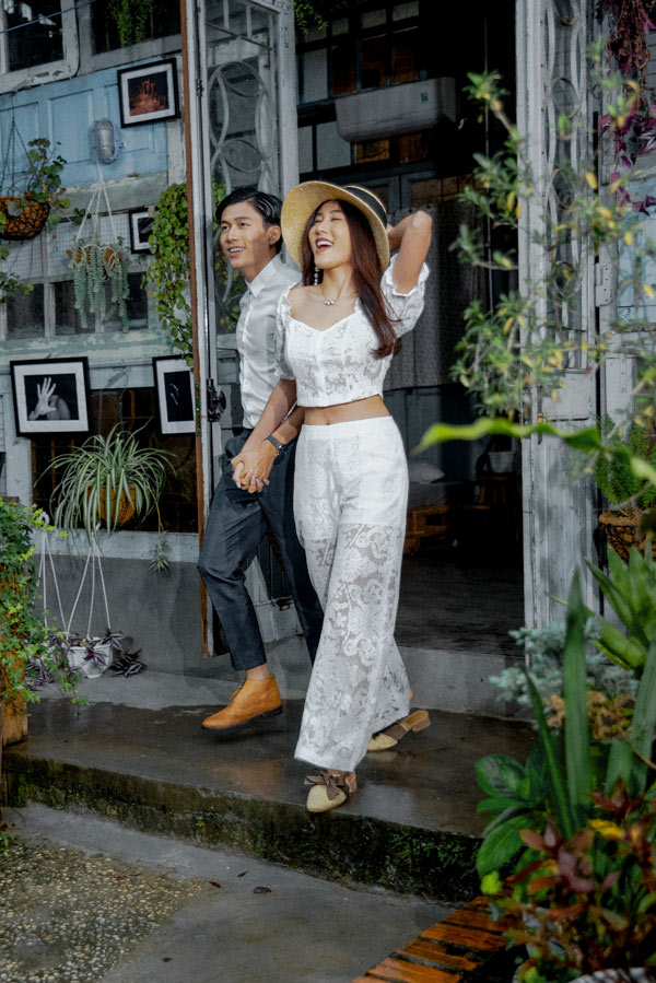 Chất liệu ren sang trọng, tinh tế “thổi hồn” vào xu hướng thời trang Thu 2018 - 3