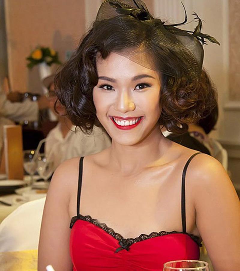 Học hỏi công nương Kate, loạt sao đội mũ quý tộc nhưng lại bị chê amp;#34;già đau đớnamp;#34; và sến! - 8