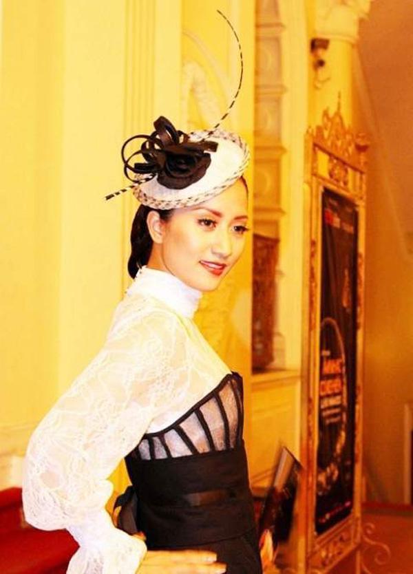 Học hỏi công nương Kate, loạt sao đội mũ quý tộc nhưng lại bị chê amp;#34;già đau đớnamp;#34; và sến! - 10