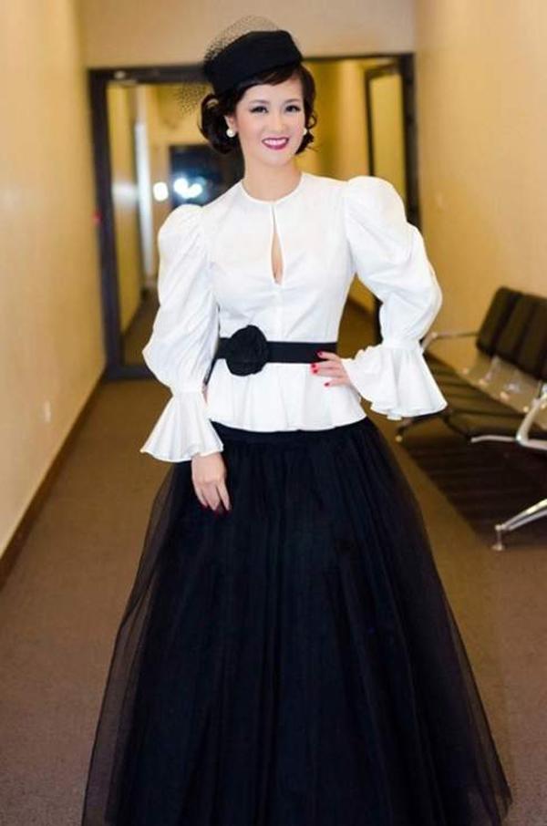 Học hỏi công nương Kate, loạt sao đội mũ quý tộc nhưng lại bị chê amp;#34;già đau đớnamp;#34; và sến! - 12