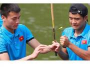 Clip Eva - Cầu thủ U23 Việt Nam câu cá thư giãn trước trận tranh Huy chương đồng ASIAD 18