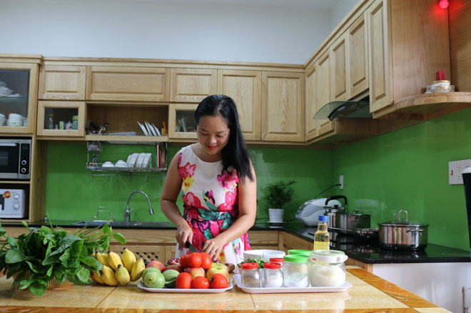 Nhà văn trẻ Nguyễn Ngọc Thạch than thở về chuyện shopping - 2